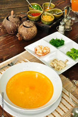 Gourmet shrimp boiled rice- Thai style