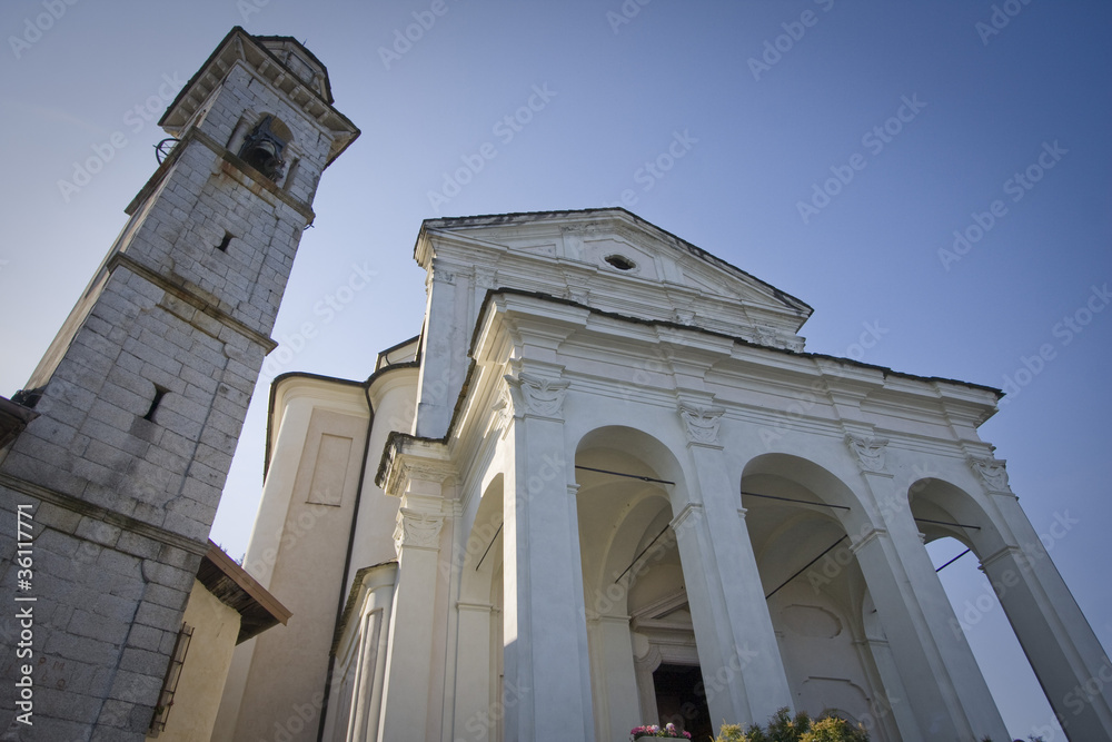 chiesa di madonna del sasso sul lago d'orta