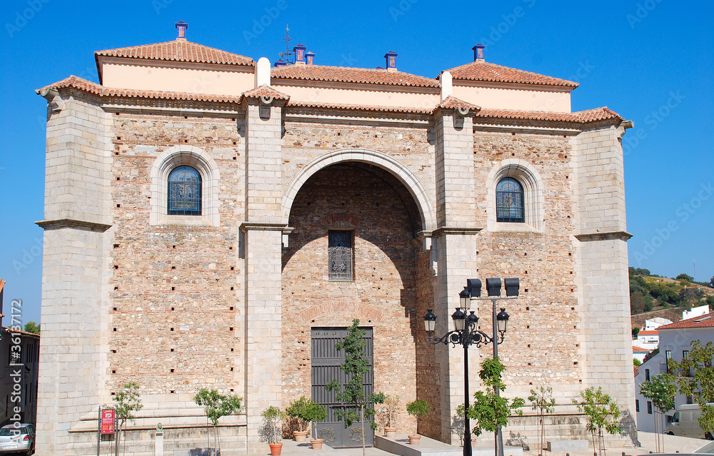Fototapeta premium IGLESIA DE ARACENA, VISTA GENERAL