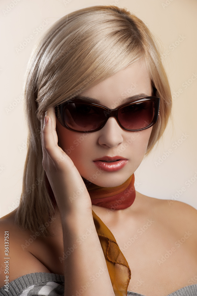 blond lady portrait with sunglasses blond lady portrait with sunglasses