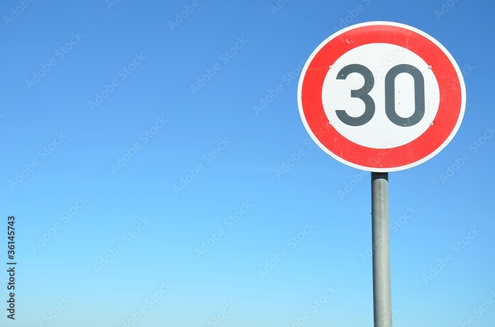 Verkehrsschild ''30'' Verkehrsschild ''30''