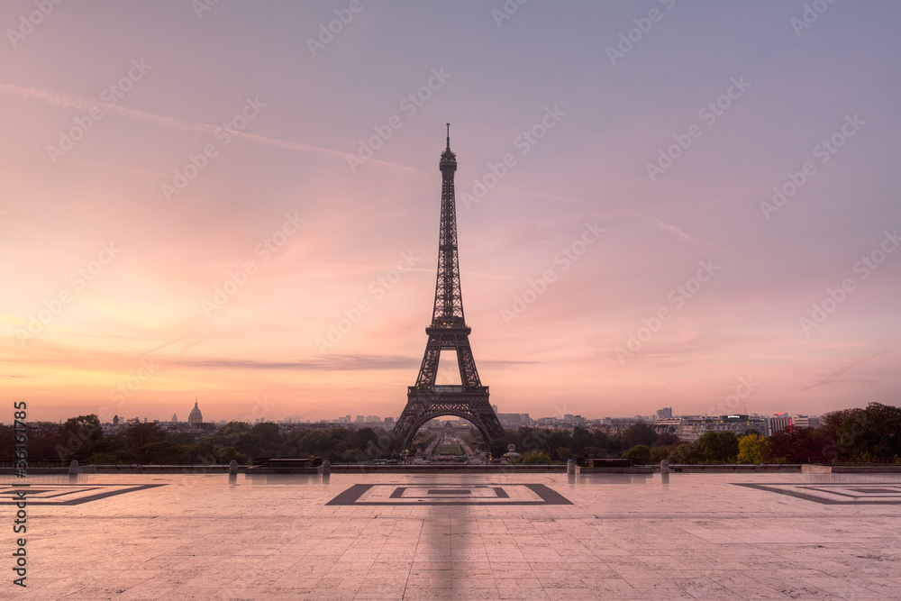 Naklejka premium Eiffelturm Eiffel Tower Paris vor Sonnenaufgang