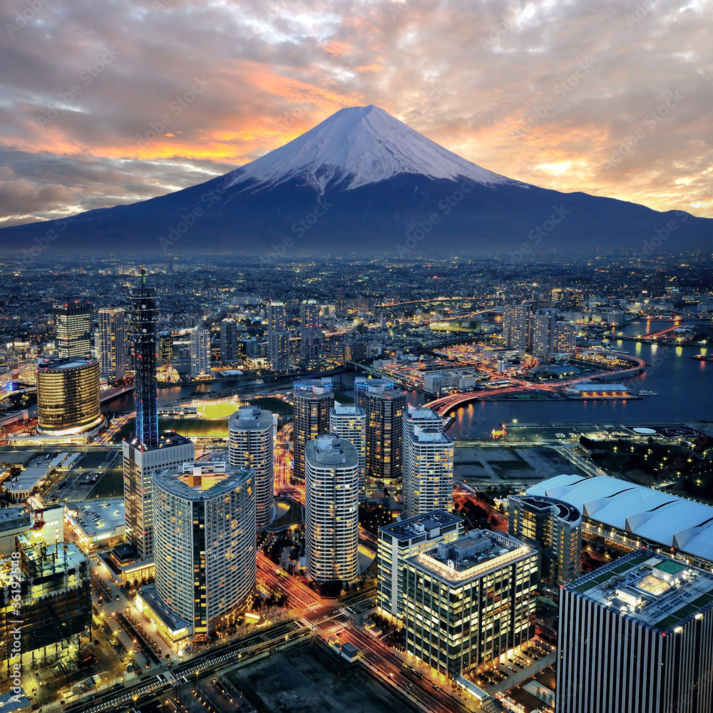 Surreal view of Yokohama city and Mt. Fuji - obrazy, fototapety, plakaty 
