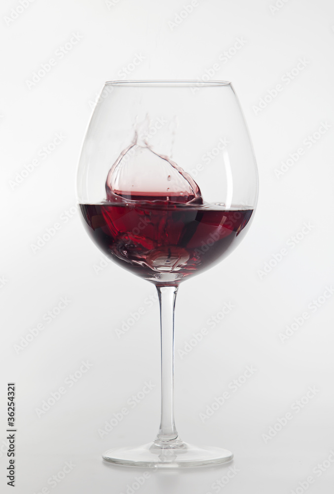 Weinglas spritzend Weinglas spritzend