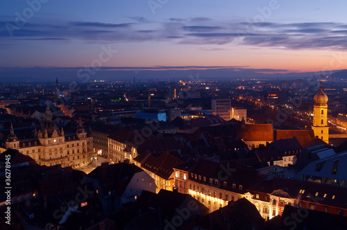 Fototapeta Naklejka Na Ścianę i Meble -  Graz nach Sonnenuntergang - Blick Richtung Süden