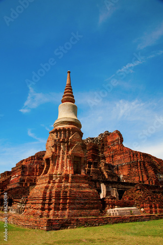 stupa © jirasaki