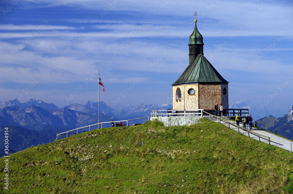 Fototapeta premium Die Bergkirche am Wallberg - Tegernsee