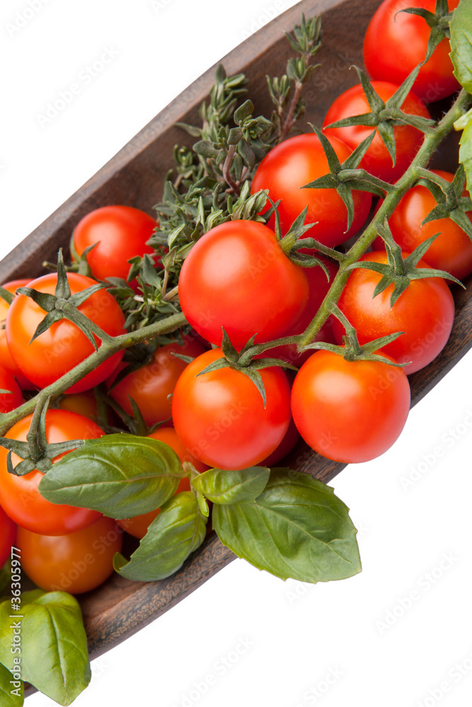 Cherry tomatoes with basil and thyme