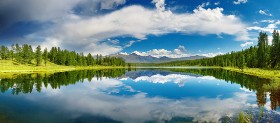 Leinwandbilder See Stiller Bergsee im Sommer  © Dmitry Pichugin