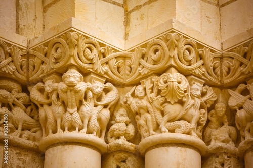Détail de l'entrée (Abbaye royale de Fontevraud)