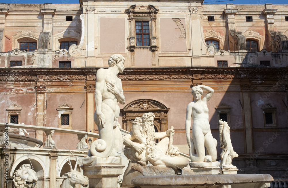 Obraz premium Fontana delle Vergogne in Piazza Pretoria in Palermo