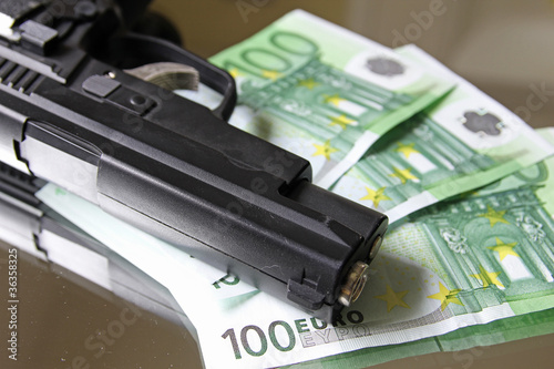 Konstfotografi Geld mit Pistole