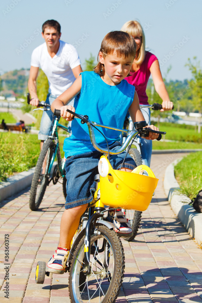 Obraz premium Riding a bicycle