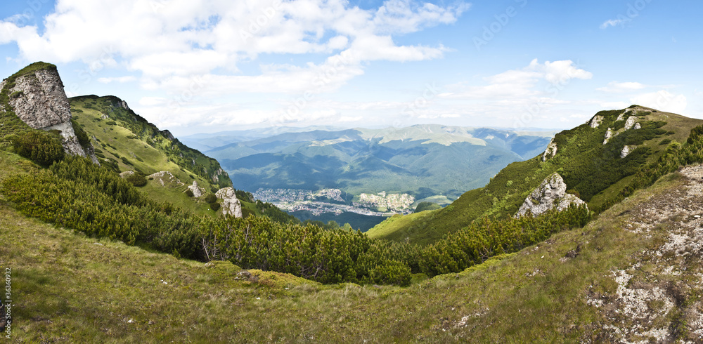Naklejka premium Panorama background in Carpathians. Beautiful mountains and land