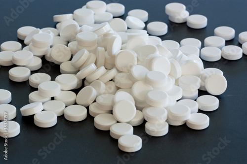 viele tabletten © monropic