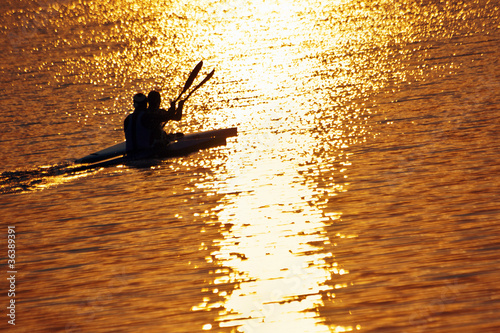 Canoagem ao por do sol
