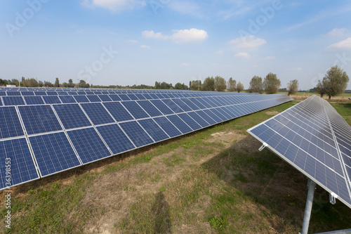Centrale elettrica ad energia rinnovabile photo