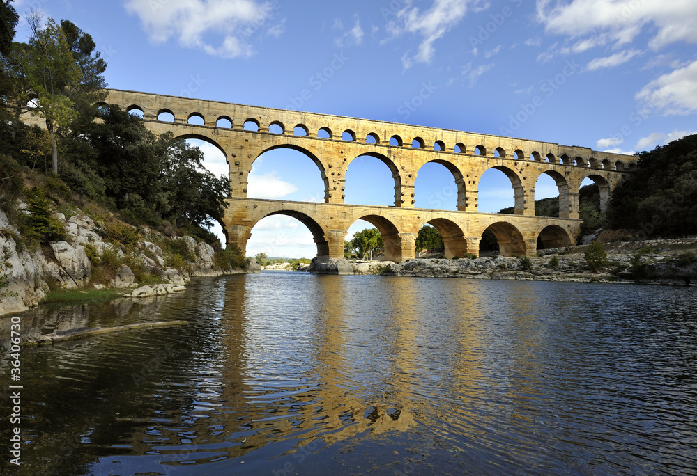 Fototapeta premium Roman aqueduct Pont du Gard, France