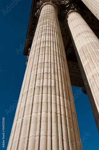 colonnes du Panthéon à Paris