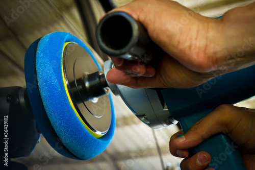 Hand hold car polisher