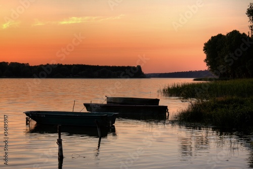 lake & boats