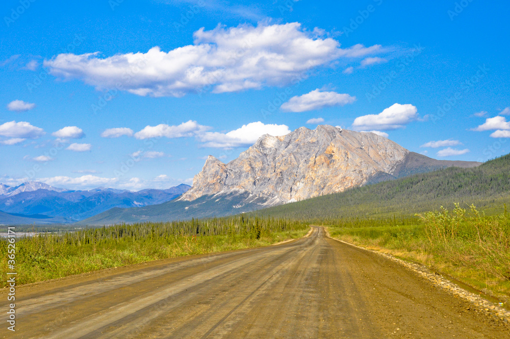 Fototapeta premium Dalton Highway, polar region in Alaska