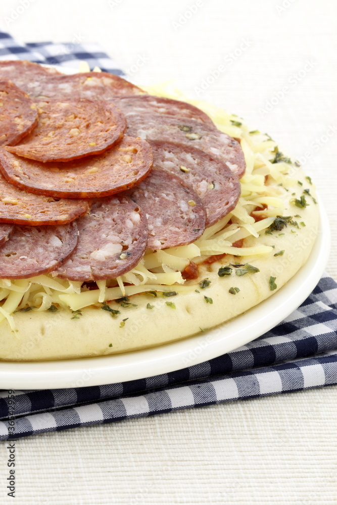 raw salami and pepperoni pizza raw salami and pepperoni pizza