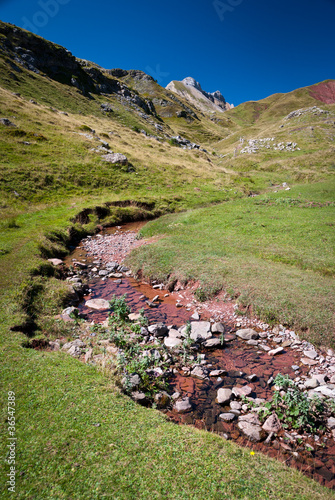Vallée d'aspe, ruisseau, pyrénées