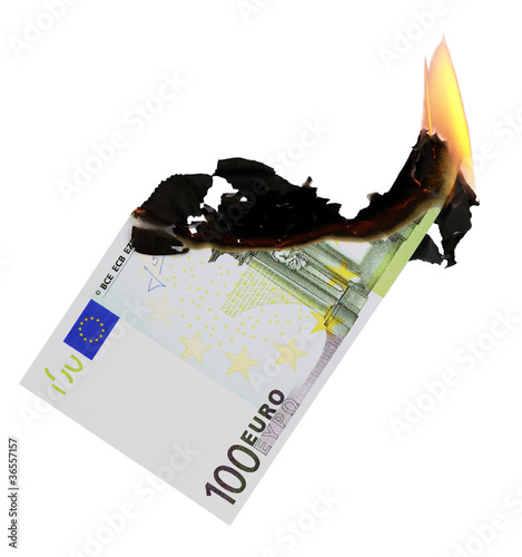 100 Euroschein brennt photo