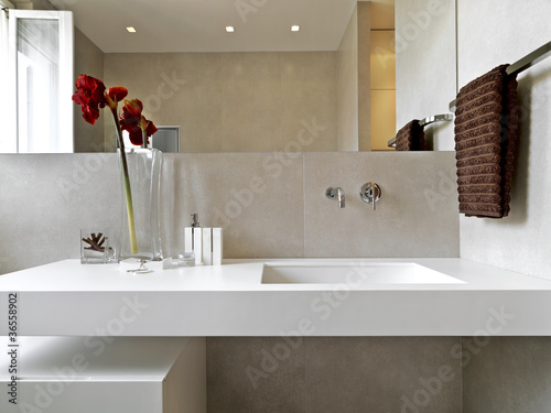 lavabo di design in bagno moderno photo