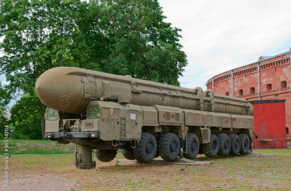 Topol-M (SS-27 Sickle) ballistic missile launcher Topol-M (SS-27 Sickle) ballistic missile launcher