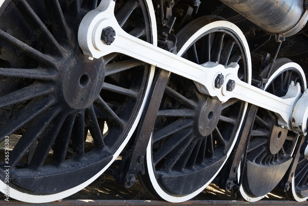 Obraz premium White wall Train wheels