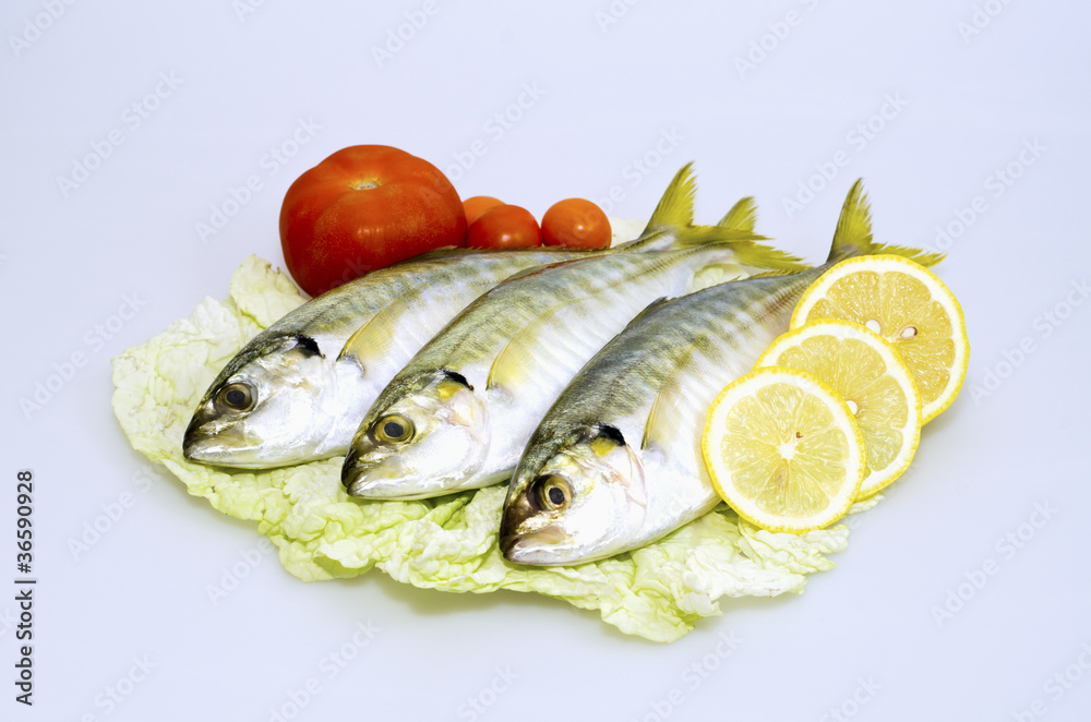 Raw fish with lemon and tomatoes Raw fish with lemon and tomatoes