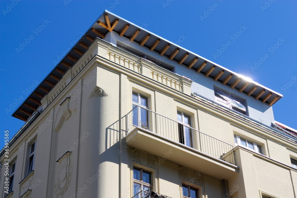 Naklejka premium Altbau mit Dachgeschoss