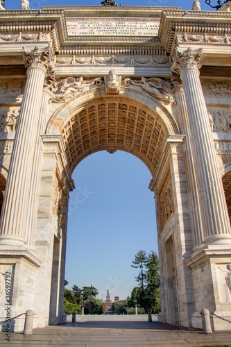 arc de triomphe à milan