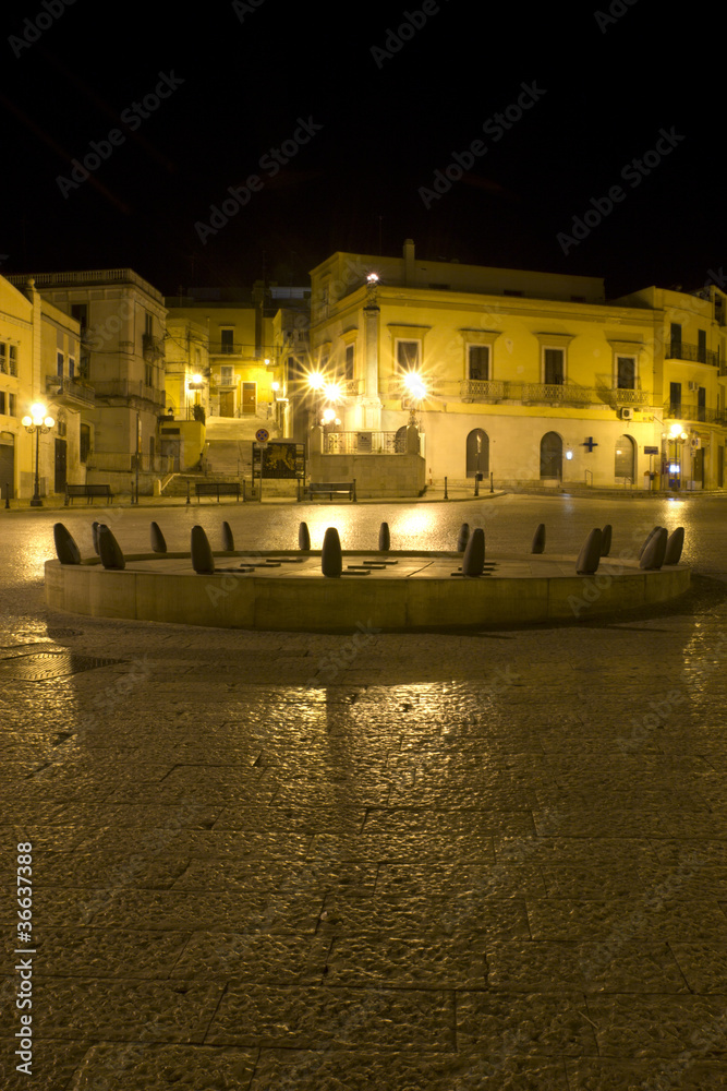 Canosa di Puglia, Piazza della Repubblica, fontana