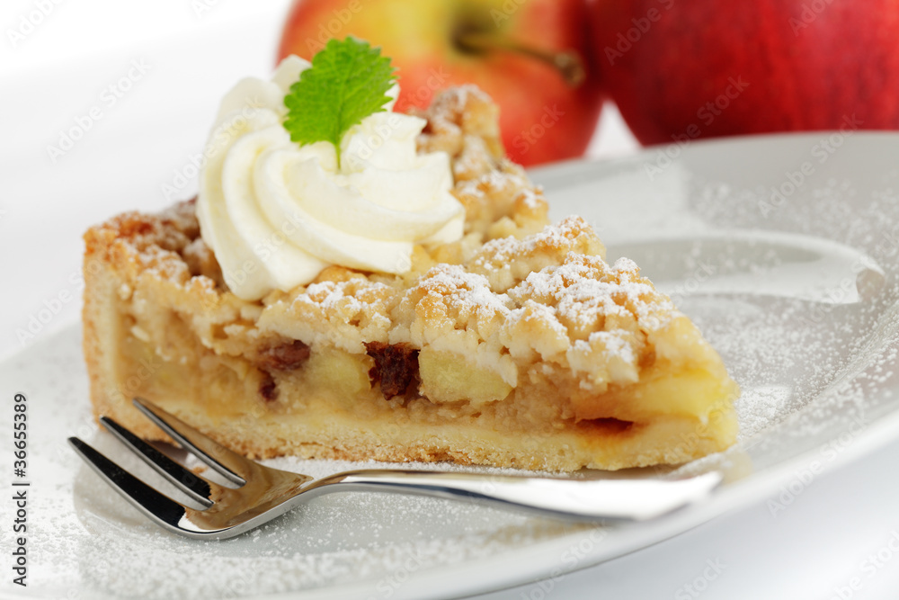 Apfel Streuselkuchen mit Sahne Apfel Streuselkuchen mit Sahne