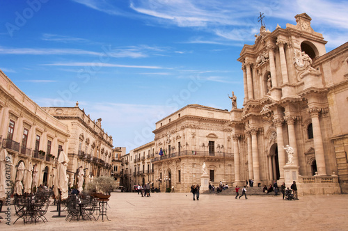 Piazza del Duomo à Syracuse - Sicile Italie photo