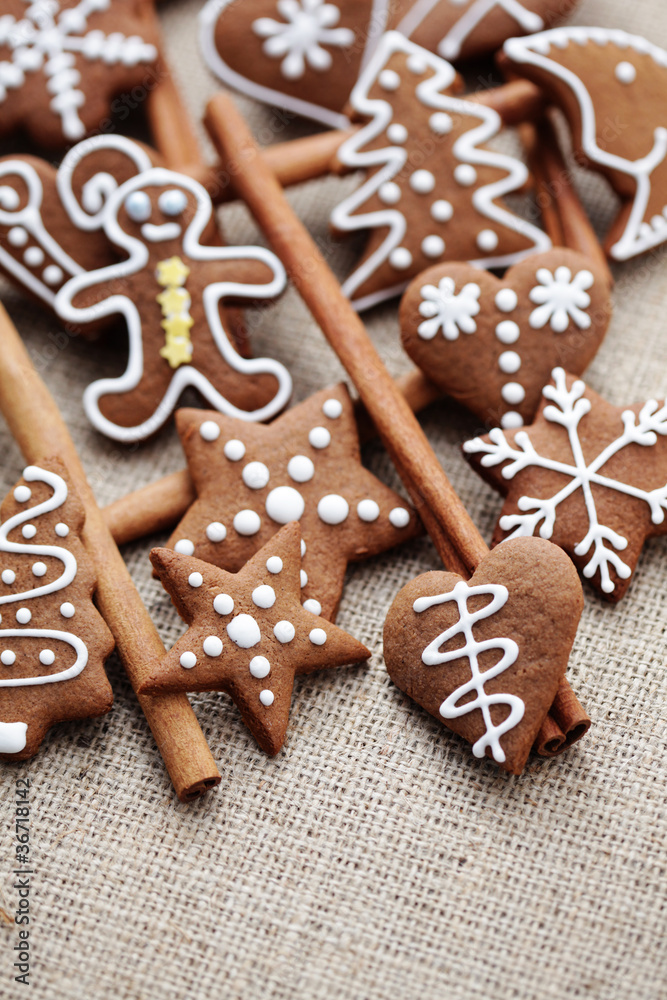 gingerbreads with cinnamon gingerbreads with cinnamon