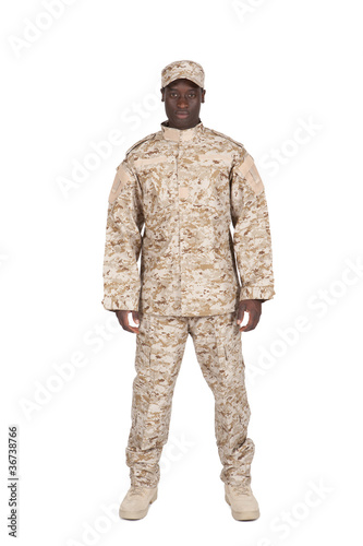 soldat sur fond blanc détouré