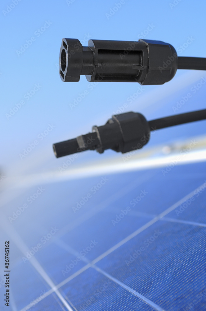 Stecker mit Solarmodul zur Erzeugung von Solarstrom