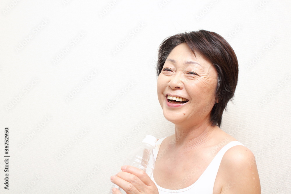 女性　60代　健康