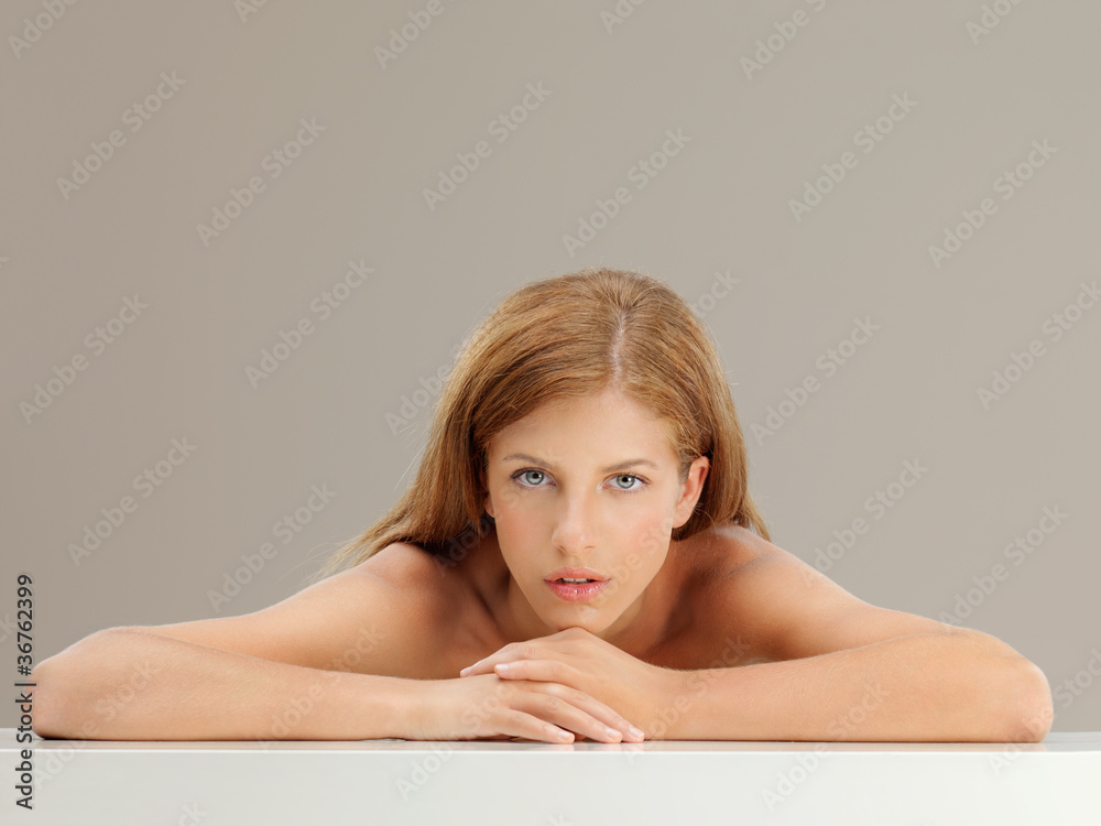 Obraz premium beauty portrait blonde woman looking at camera