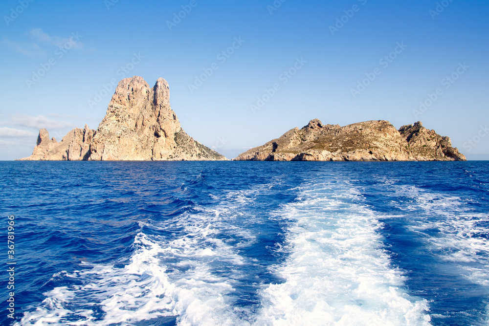 Naklejka premium Es Vedra islet and Vedranell islands in blue