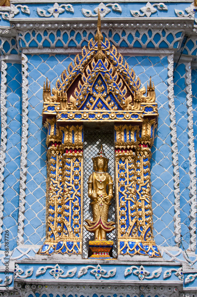 Obraz premium detail from the Grand Palace's pagoda, in Bangkok, Thailand