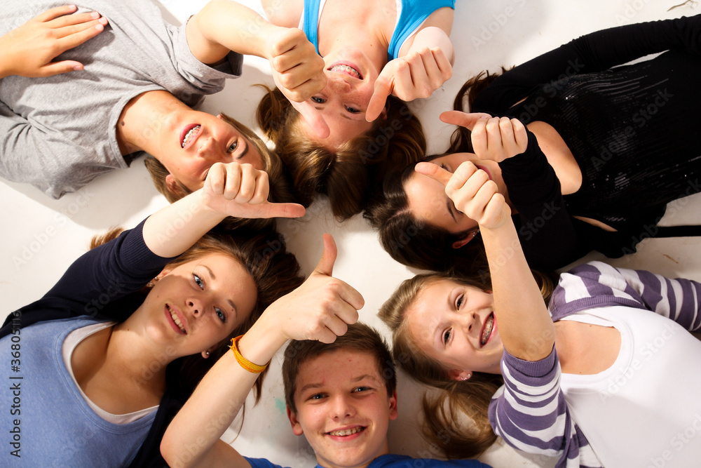 Fototapeta premium 7.11 Teenager daumen hoch