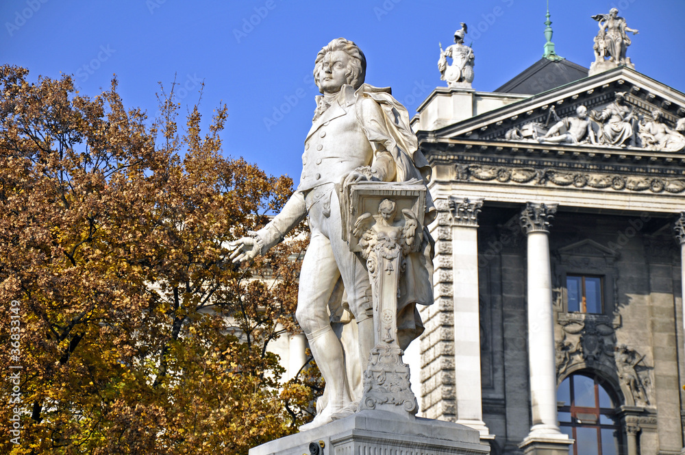 Fototapeta premium Wolfgang Amadeus Mozart, Denkmal, Wien