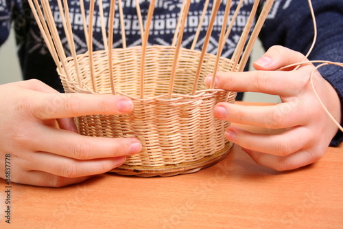 Korb flechten photo