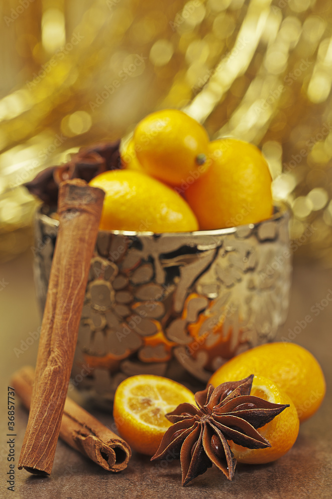 Kumquats Sternanis Zimtstangen