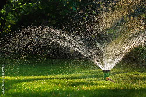 Watering garden sprinkler